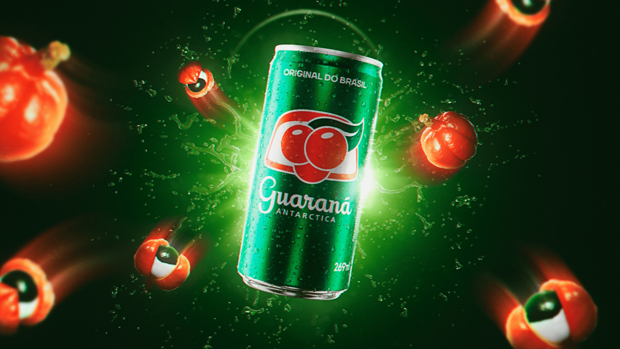 Composição publicitária do Guaraná Antarctica, explorando iluminação intensa, efeitos de movimento e atmosfera energética para destacar o produto